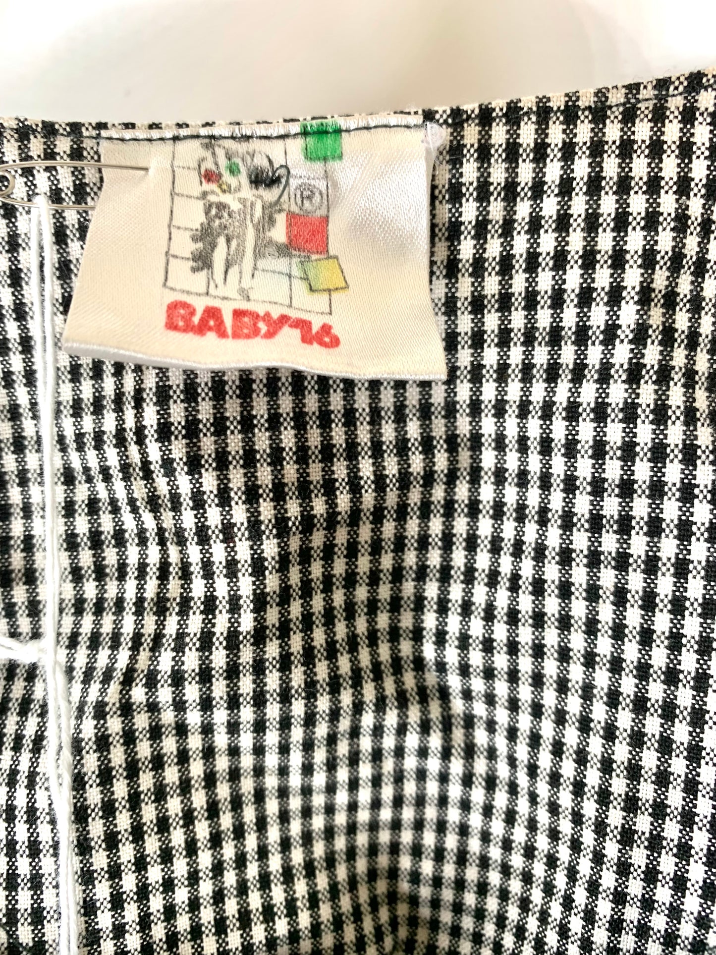 Unique vintage black and white shirt