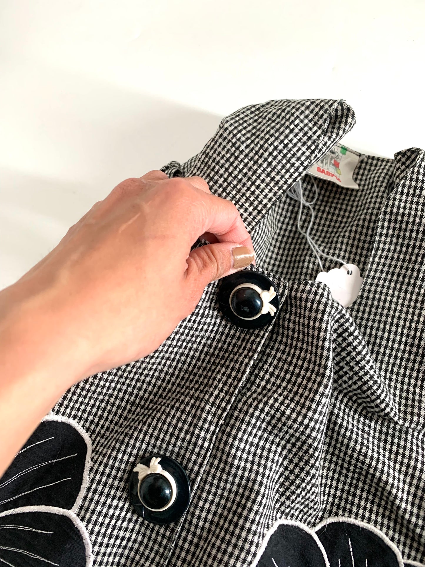 Unique vintage black and white shirt