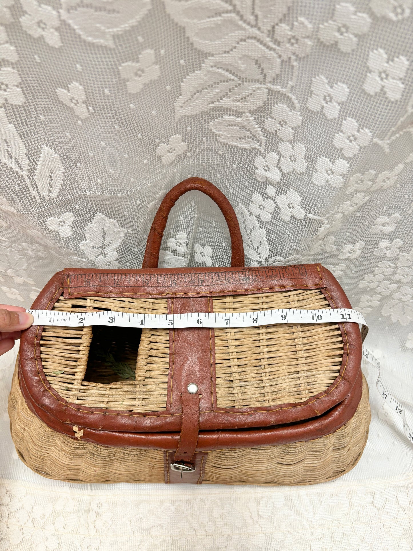 Vintage Wicker Fly Fishing Creel Basket