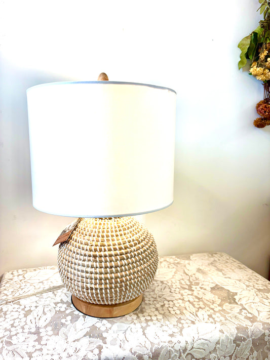 RATTAN TABLE LAMP