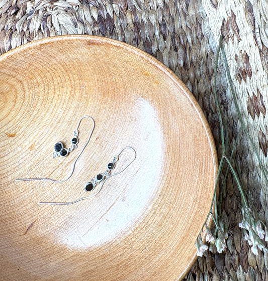 Noir Lungo earrings (“Long Black” in Italian-inspired style)