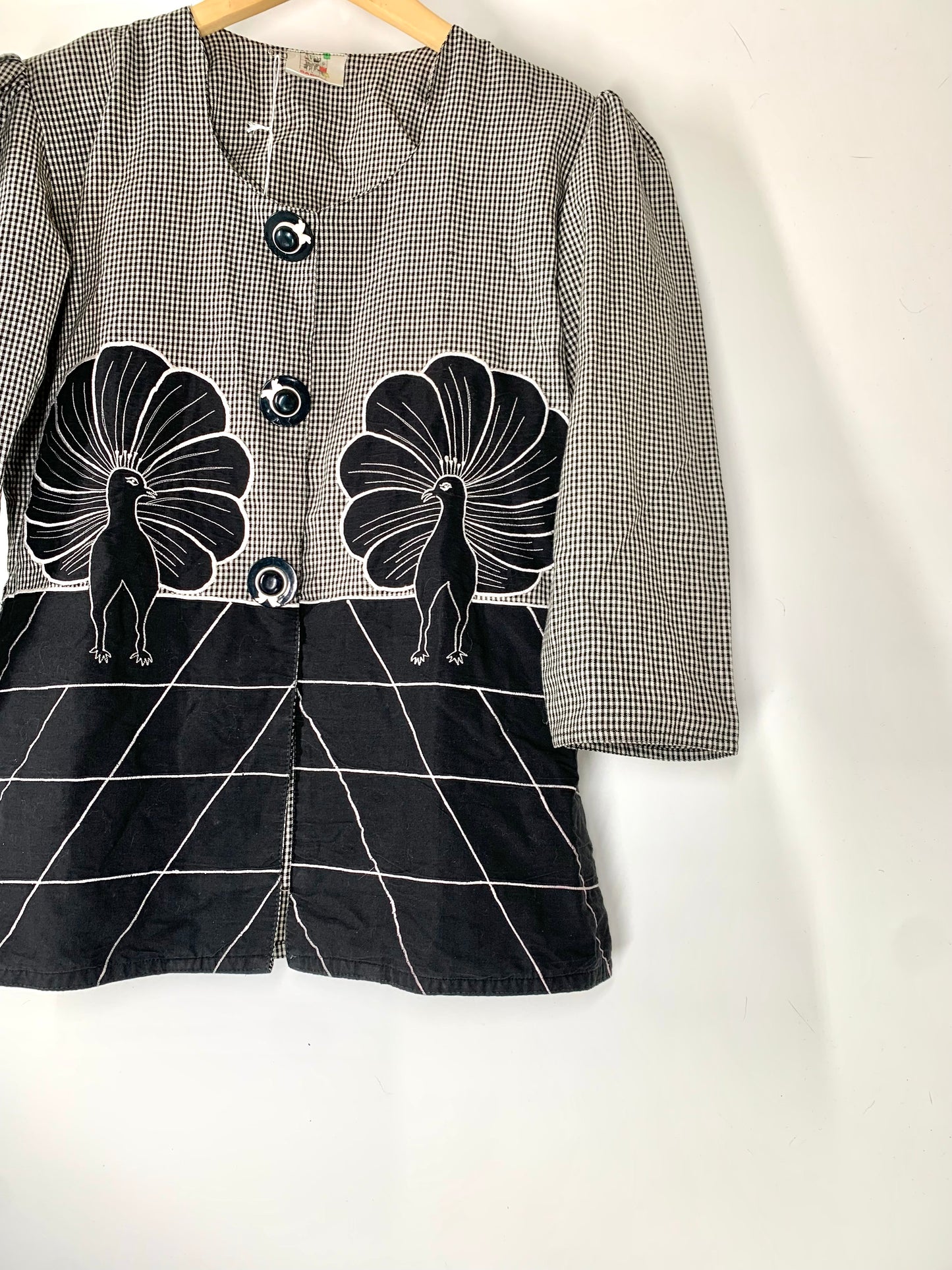 Unique vintage black and white shirt