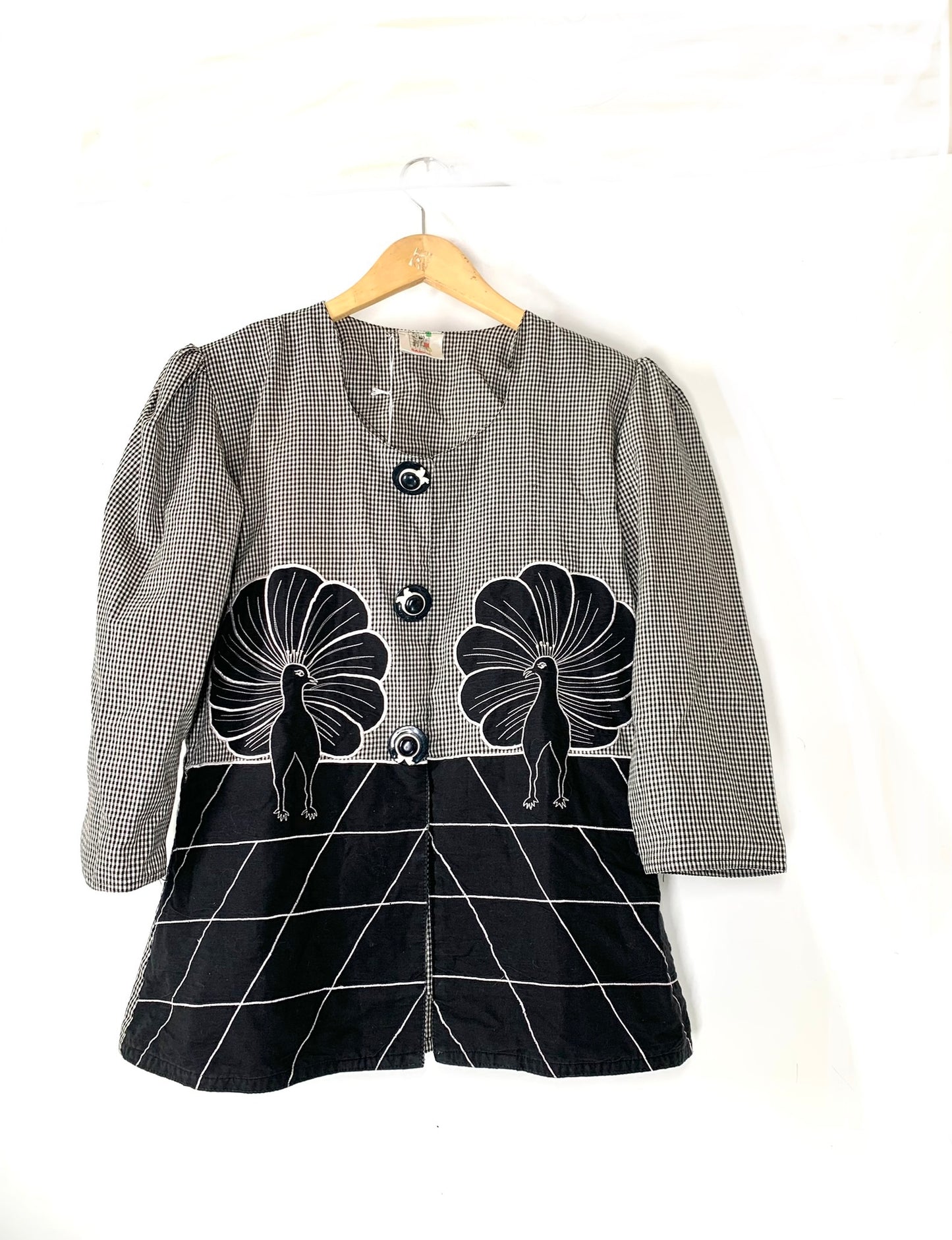Unique vintage black and white shirt