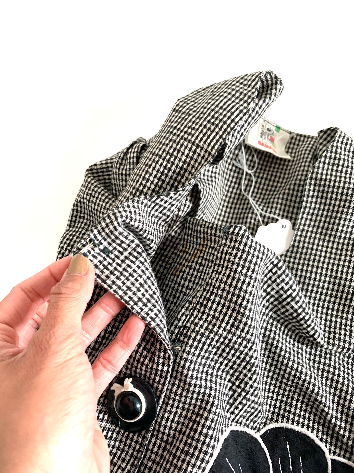 Unique vintage black and white shirt