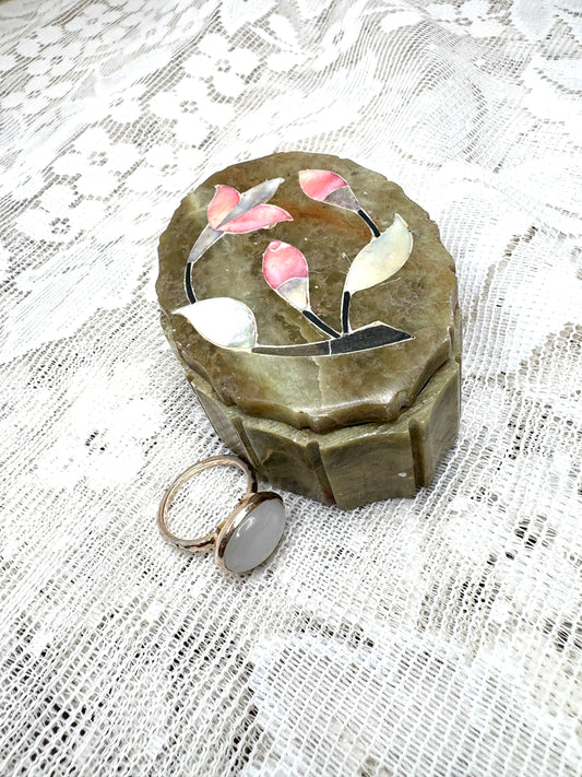 Marble Rose Mother of Pearl Abalone Gold Inlay Oval from India