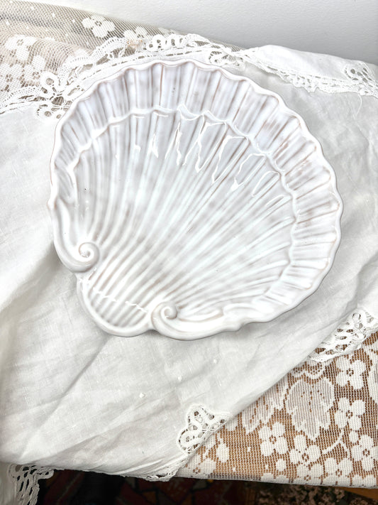 VINTAGE France Classic White Clam Shell home decor accessories