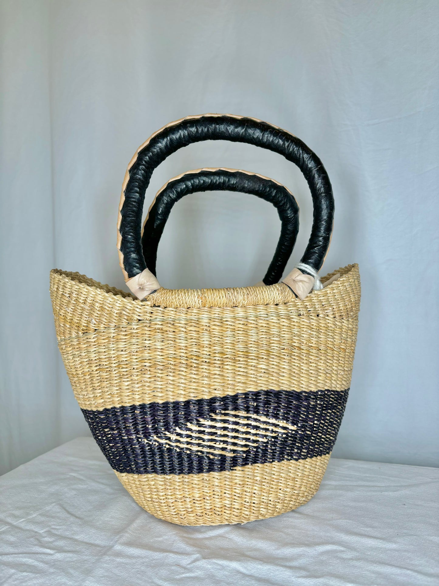 Classic picnic handwoven basket (small)