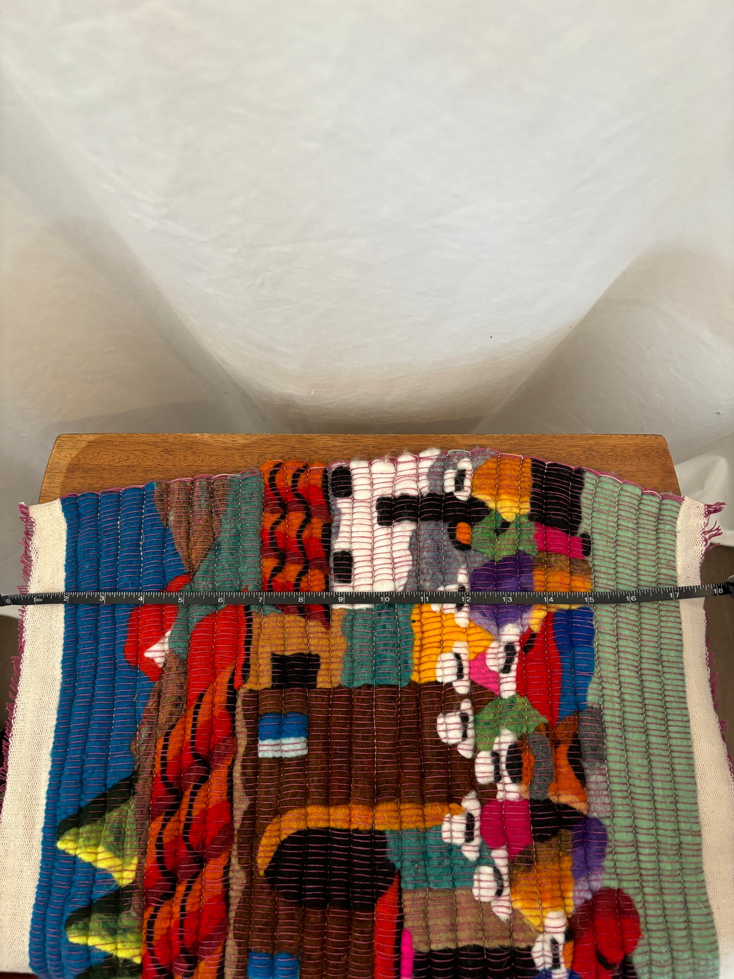 Handwoven textile with thick yarn