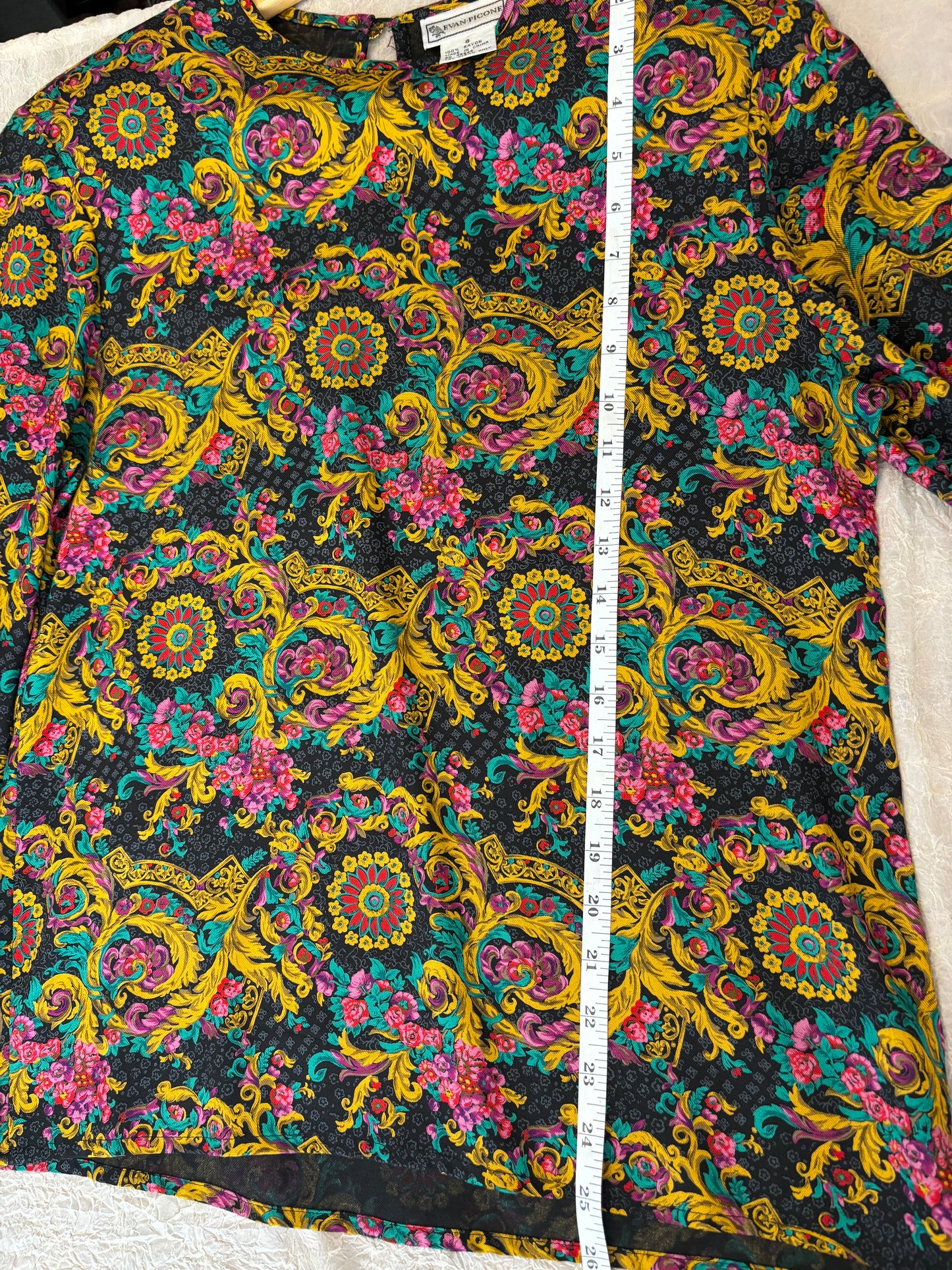 90’s Floral Elegance Pullover