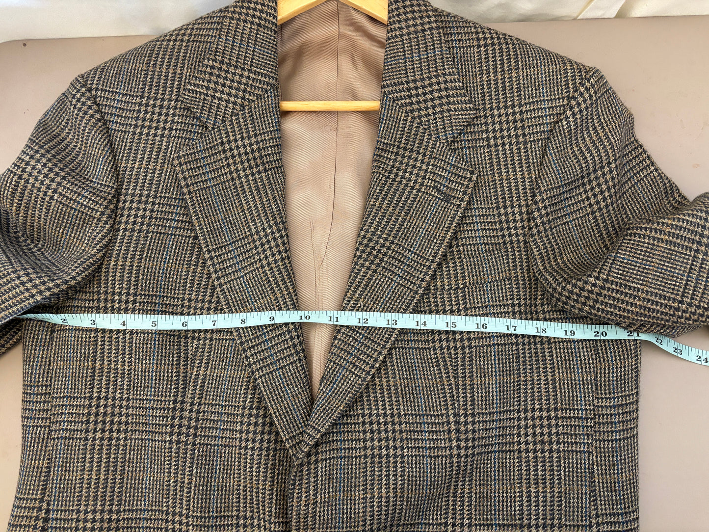 The Oscar de la Renta 100% wool