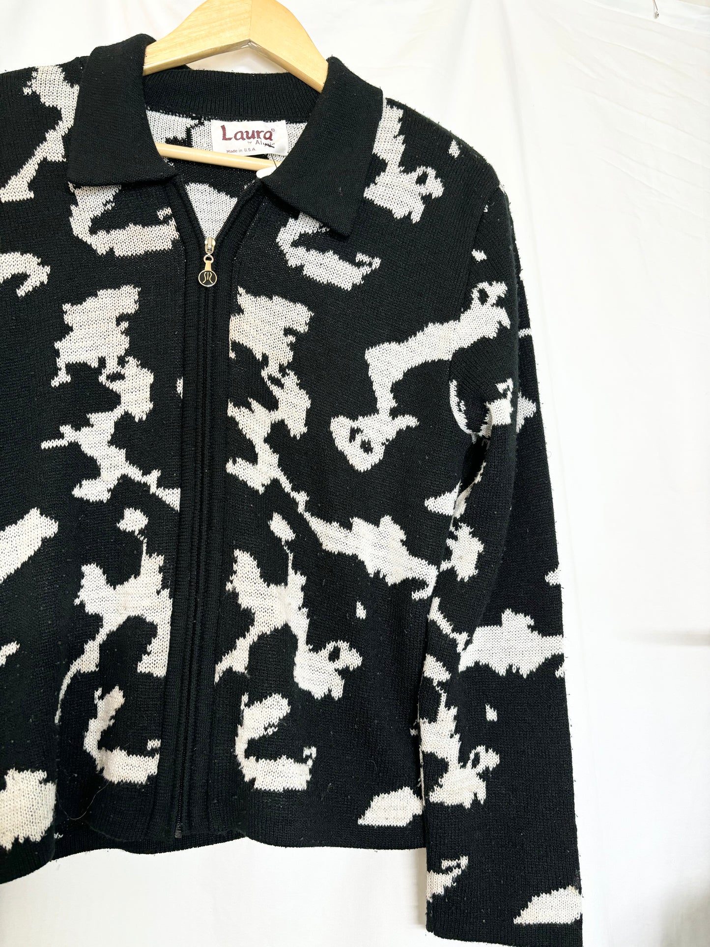 sweater black and white