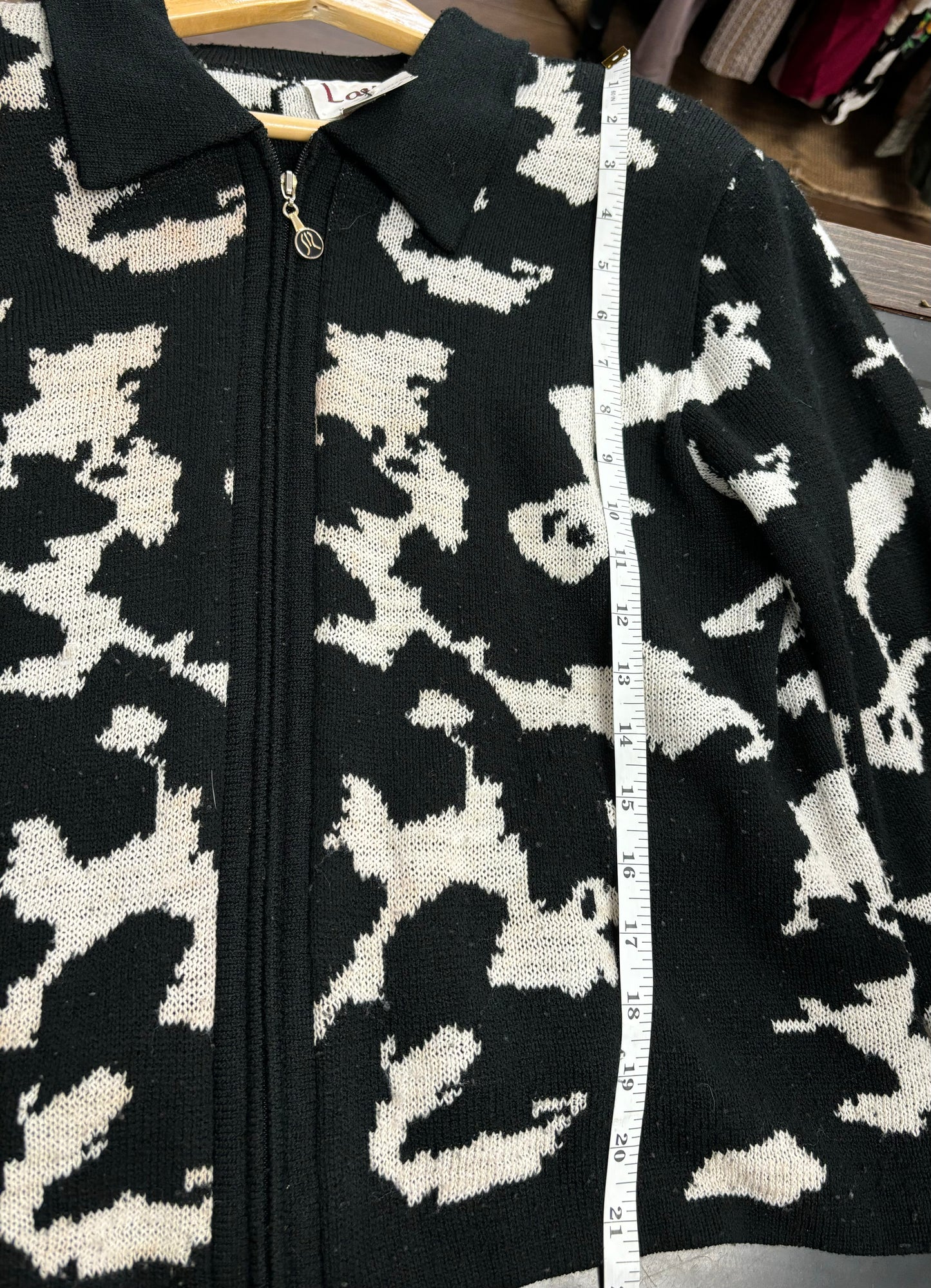 sweater black and white