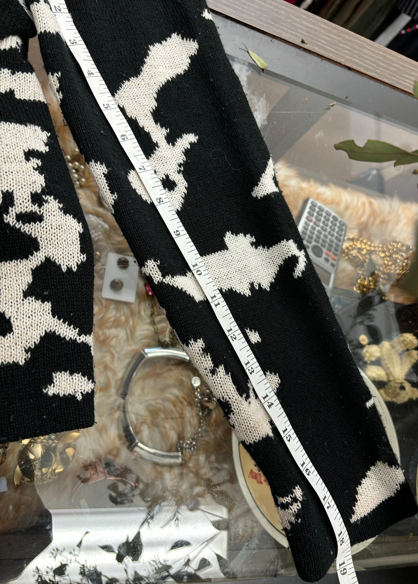 sweater black and white