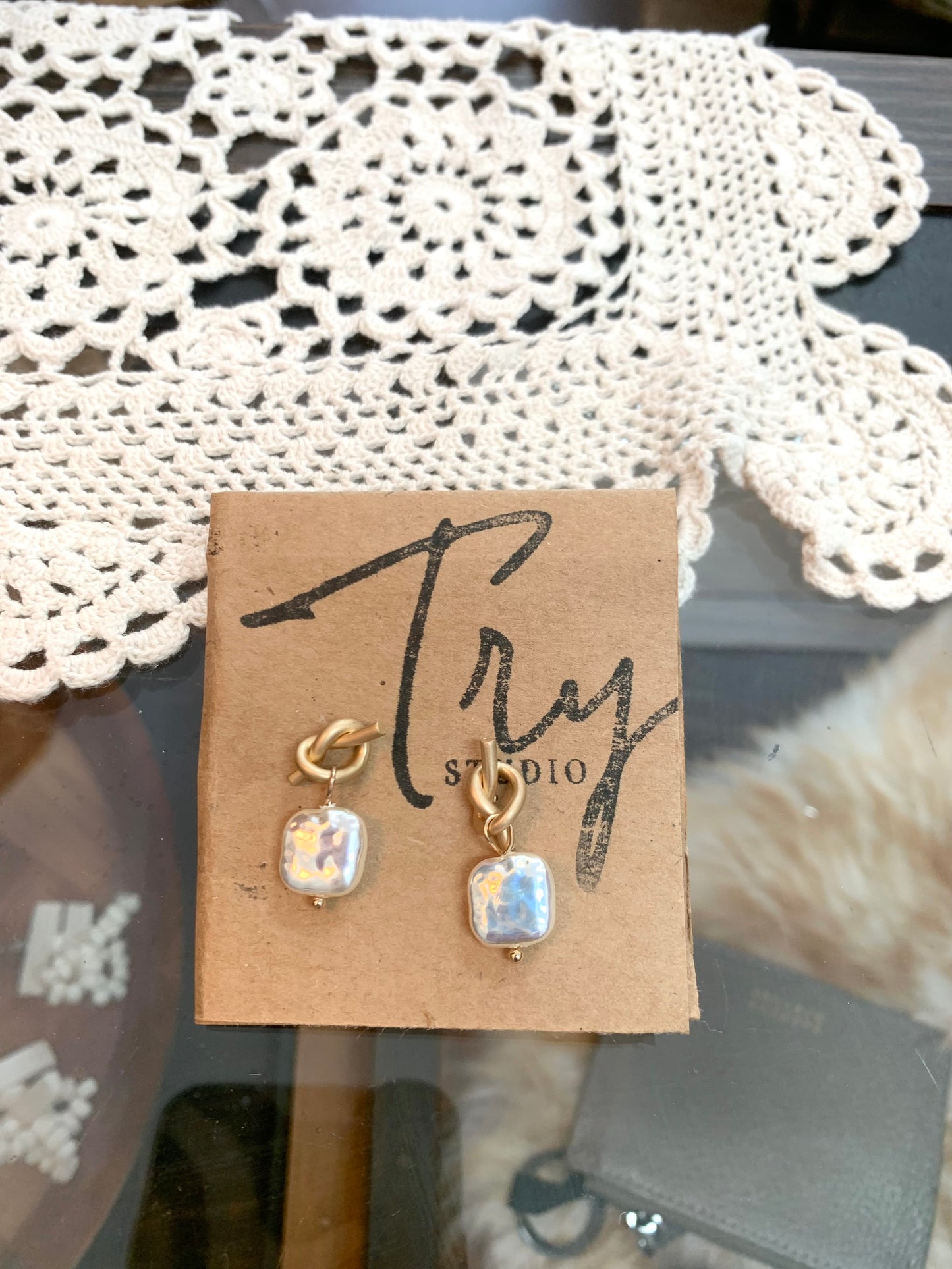 Vintage fashion pearl earring