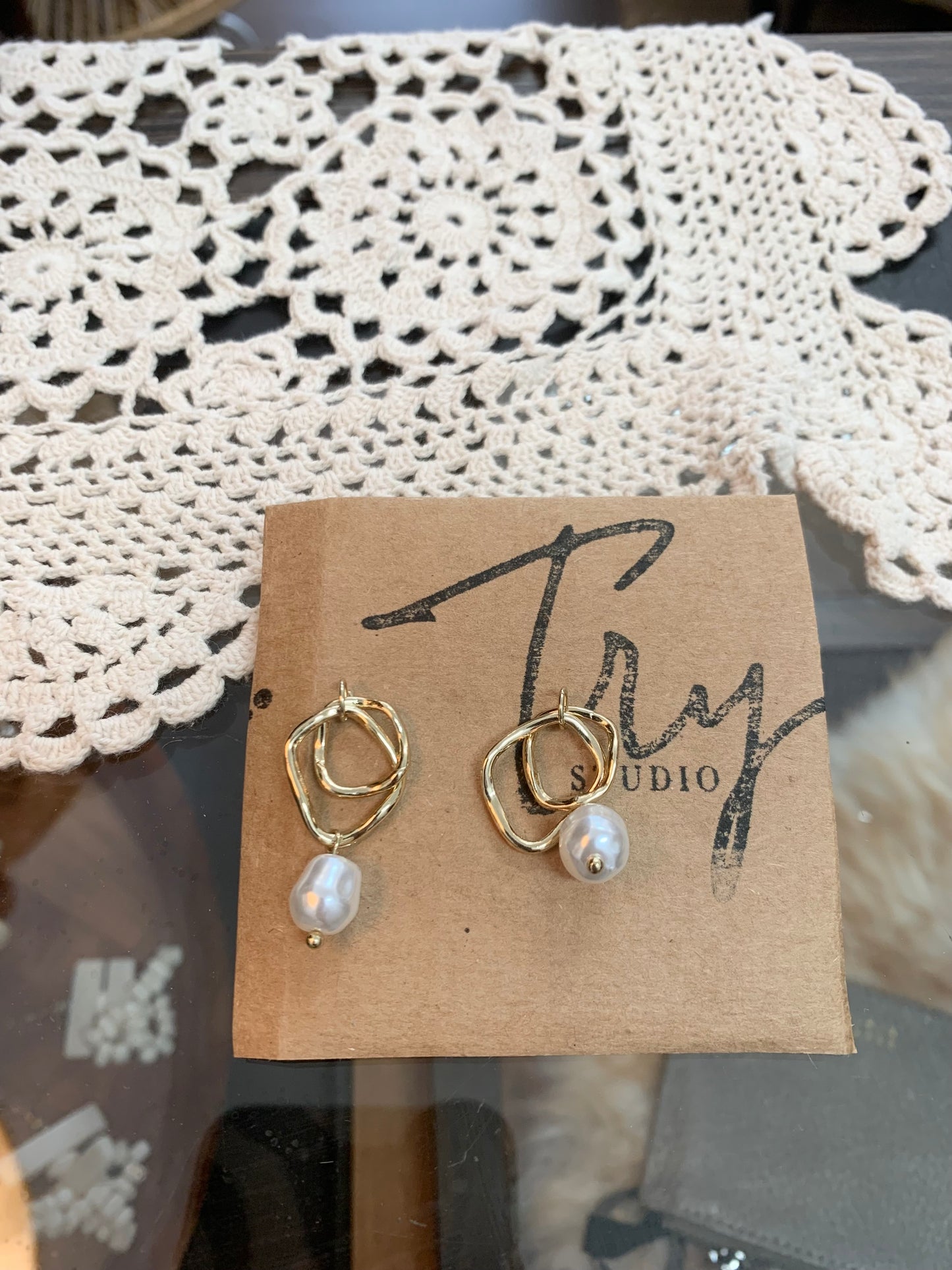 Vintage fashion pearl earring