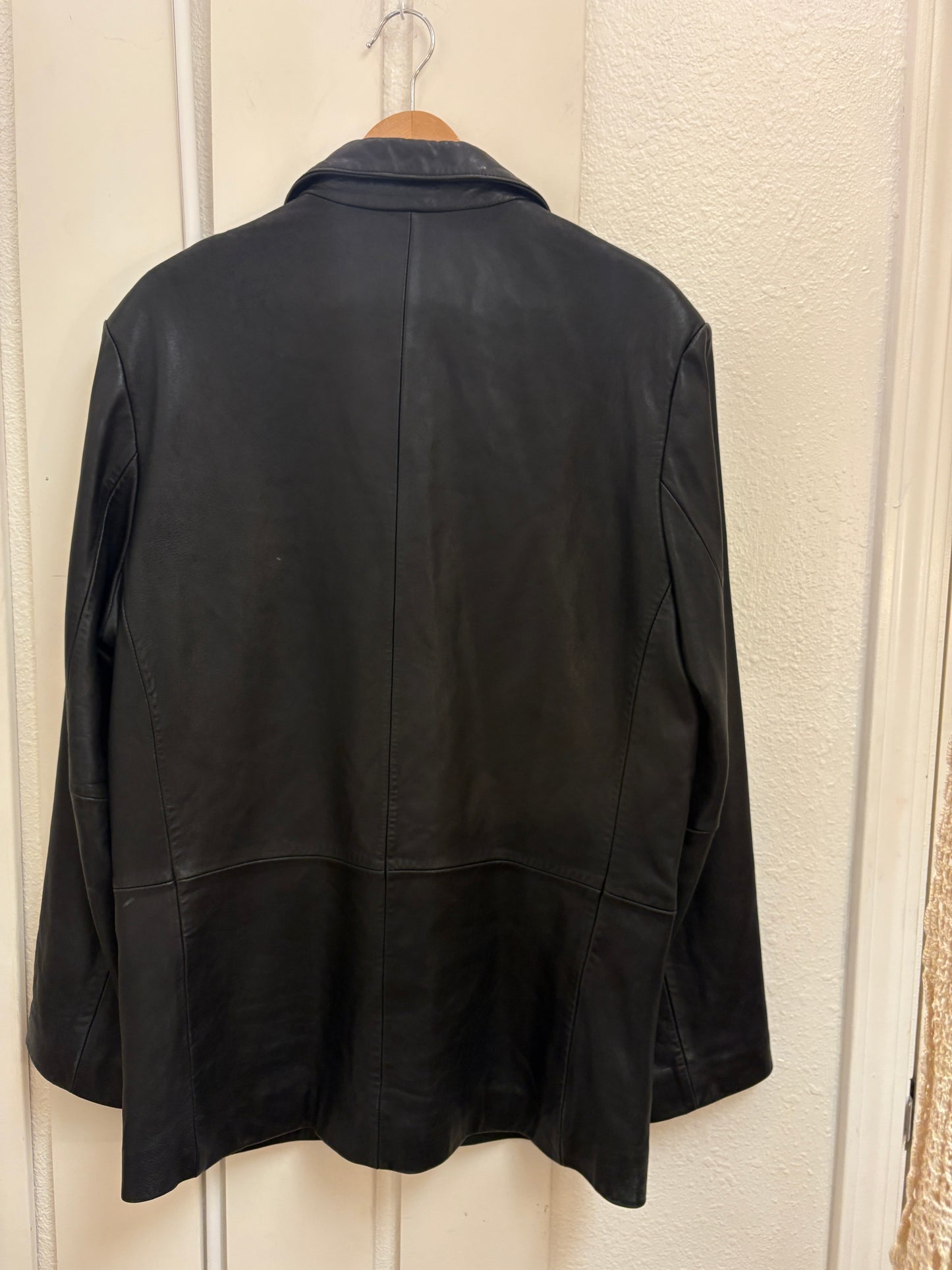The Wilsons Men's Black Leather Blazer Jacket in size M