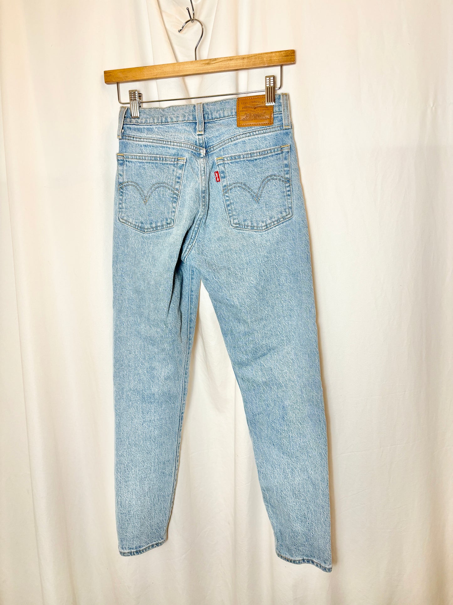 Levi’s Wedgie Jeans Size 24