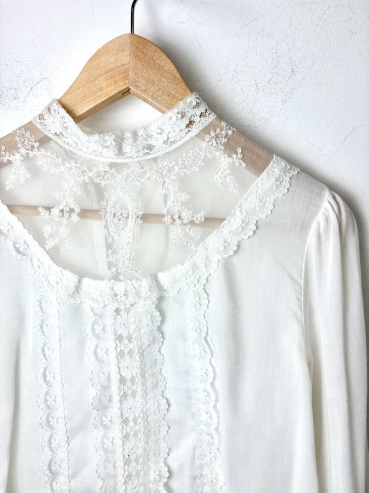 Lace Pleated Victorian Blouse M
Chiffon Lightweight White Pin-tucked Long Sleeve