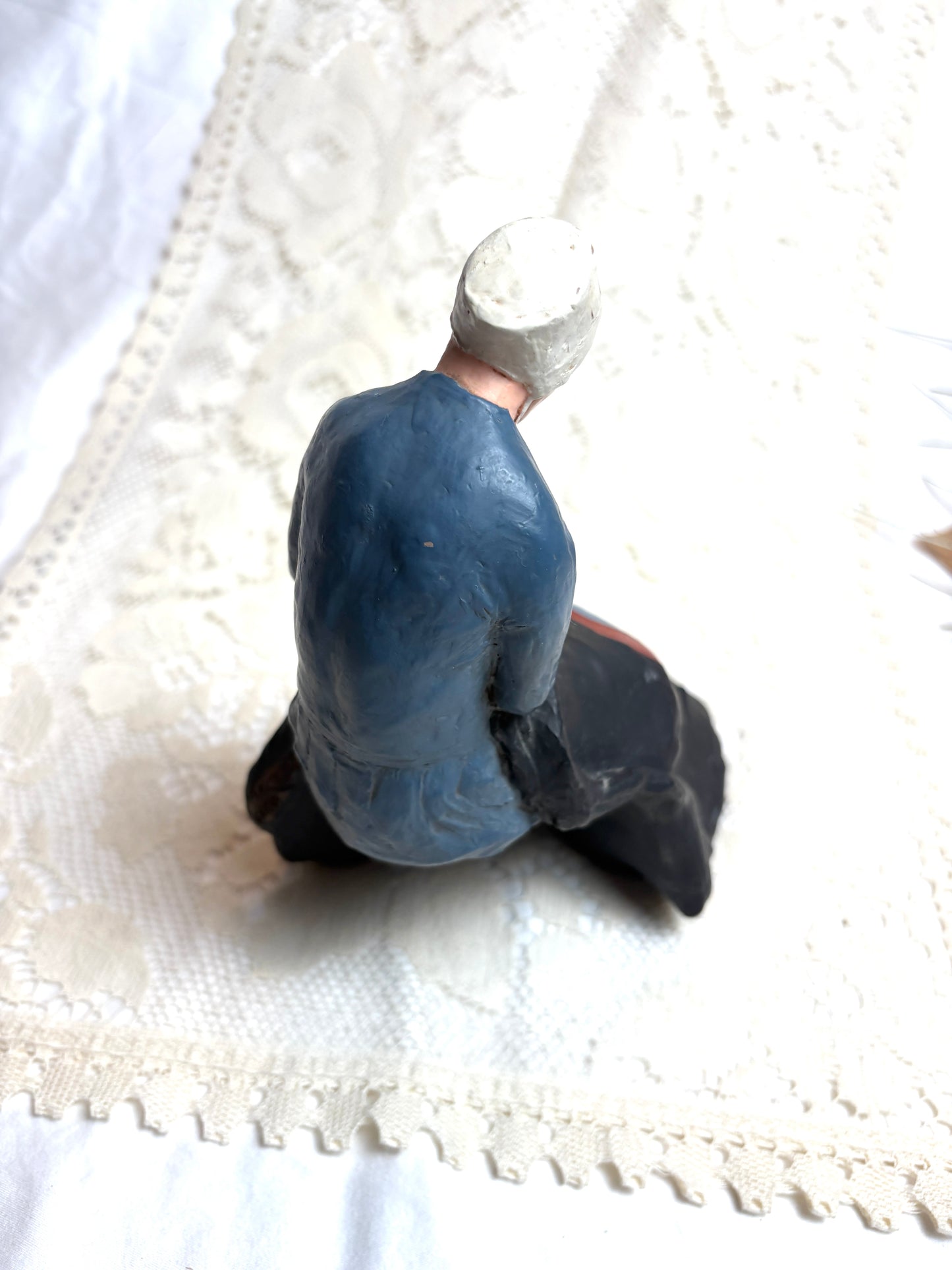 Signed Don Ephraim Figurine: Vintage Amish Quilter, Hunting Creek Collection