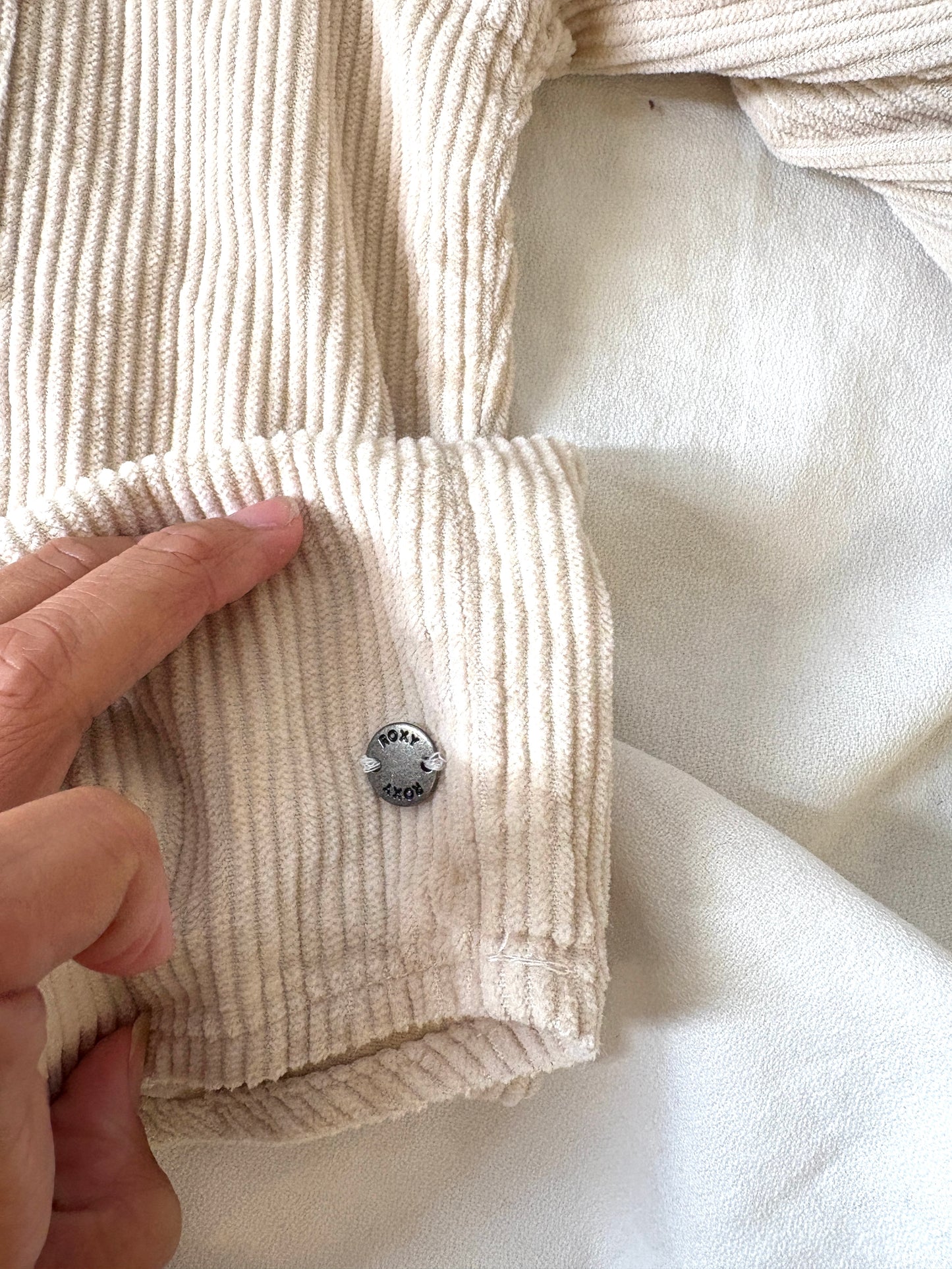 Roxy Women’s Cream Let It Go Corduroy Button Up Shirt Sz XS Long Sleeve