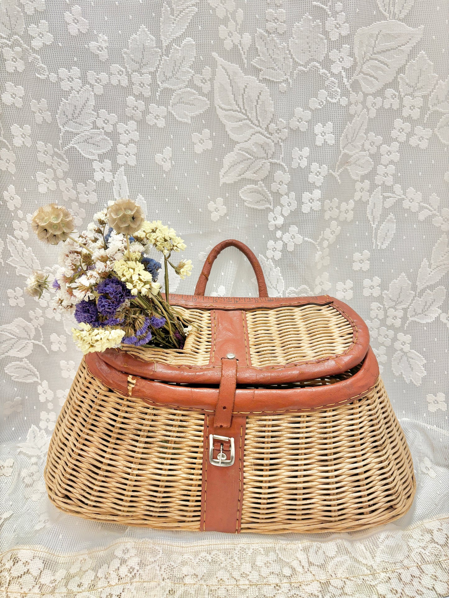 Vintage Wicker Fly Fishing Creel Basket