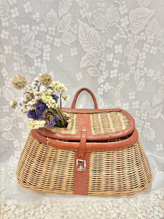 Vintage Wicker Fly Fishing Creel Basket