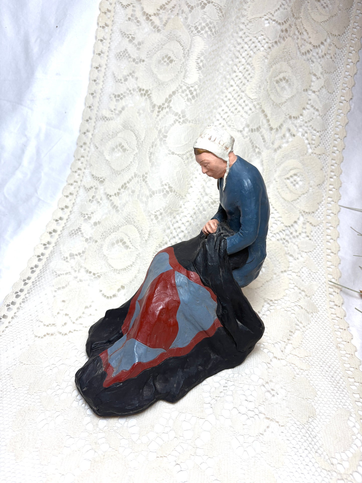 Signed Don Ephraim Figurine: Vintage Amish Quilter, Hunting Creek Collection