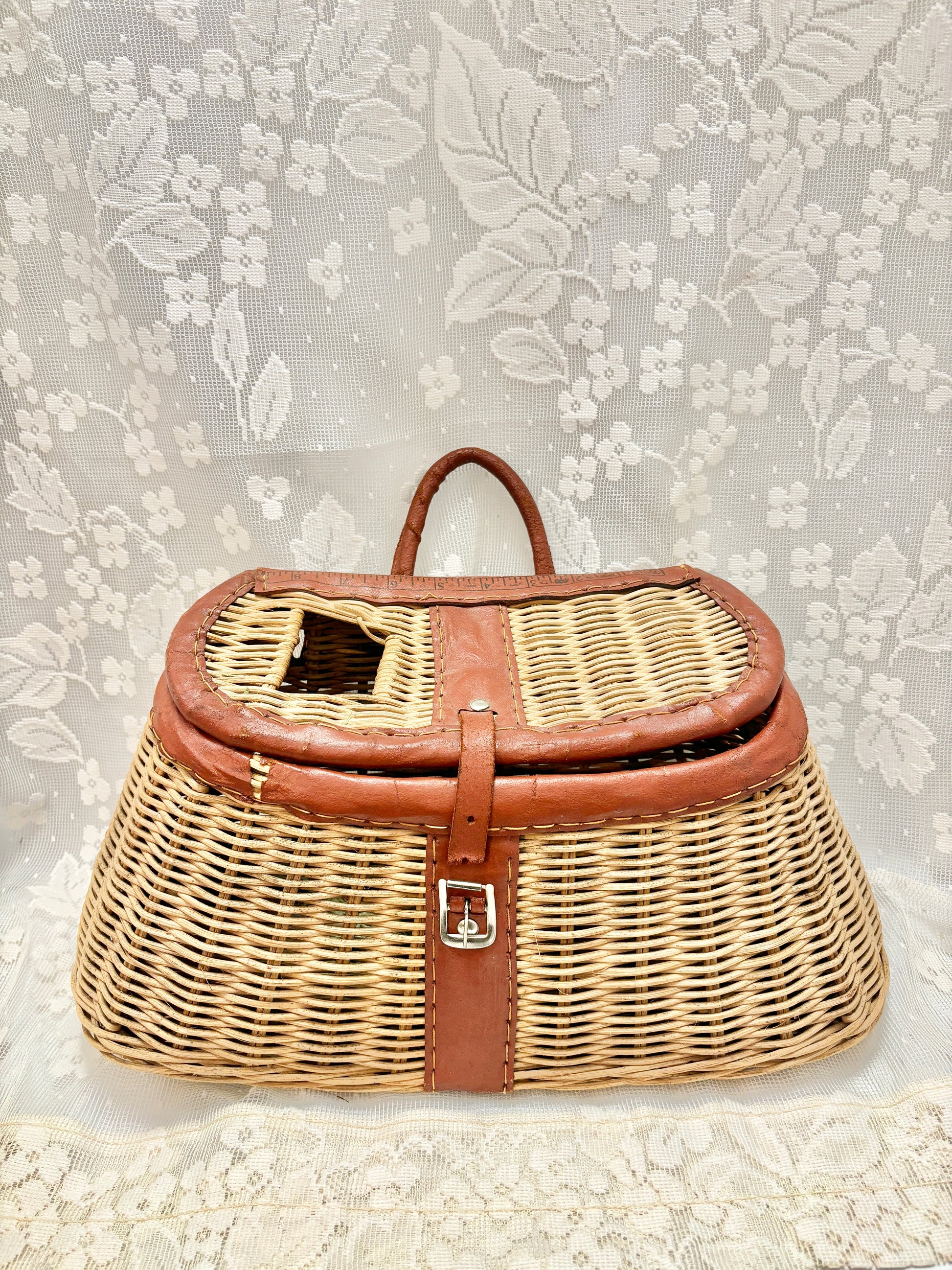Antique Creel Splint Basket. One Cover Hinge Not A, creel basket for trout fishi Antique Creel Splint Basket. One Cover Hinge Not A, creel basket for trout fishi