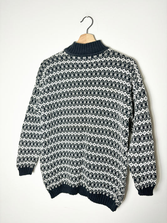 Black & White geometric-patterned sweater