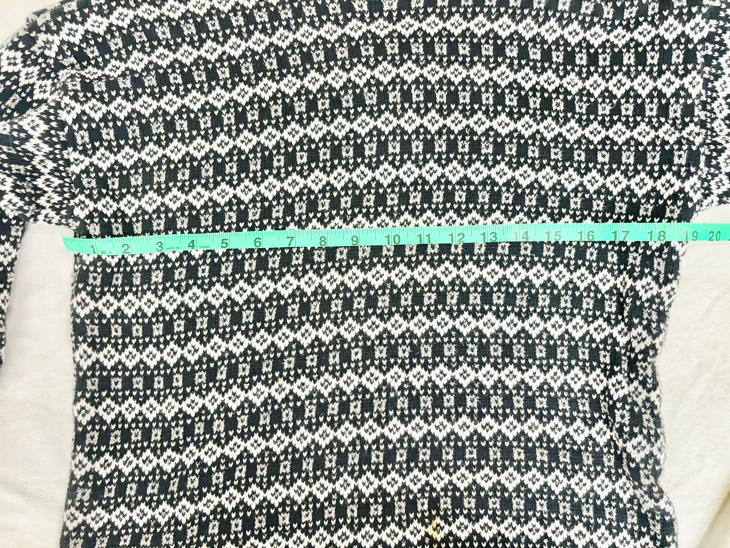 Black & White geometric-patterned sweater