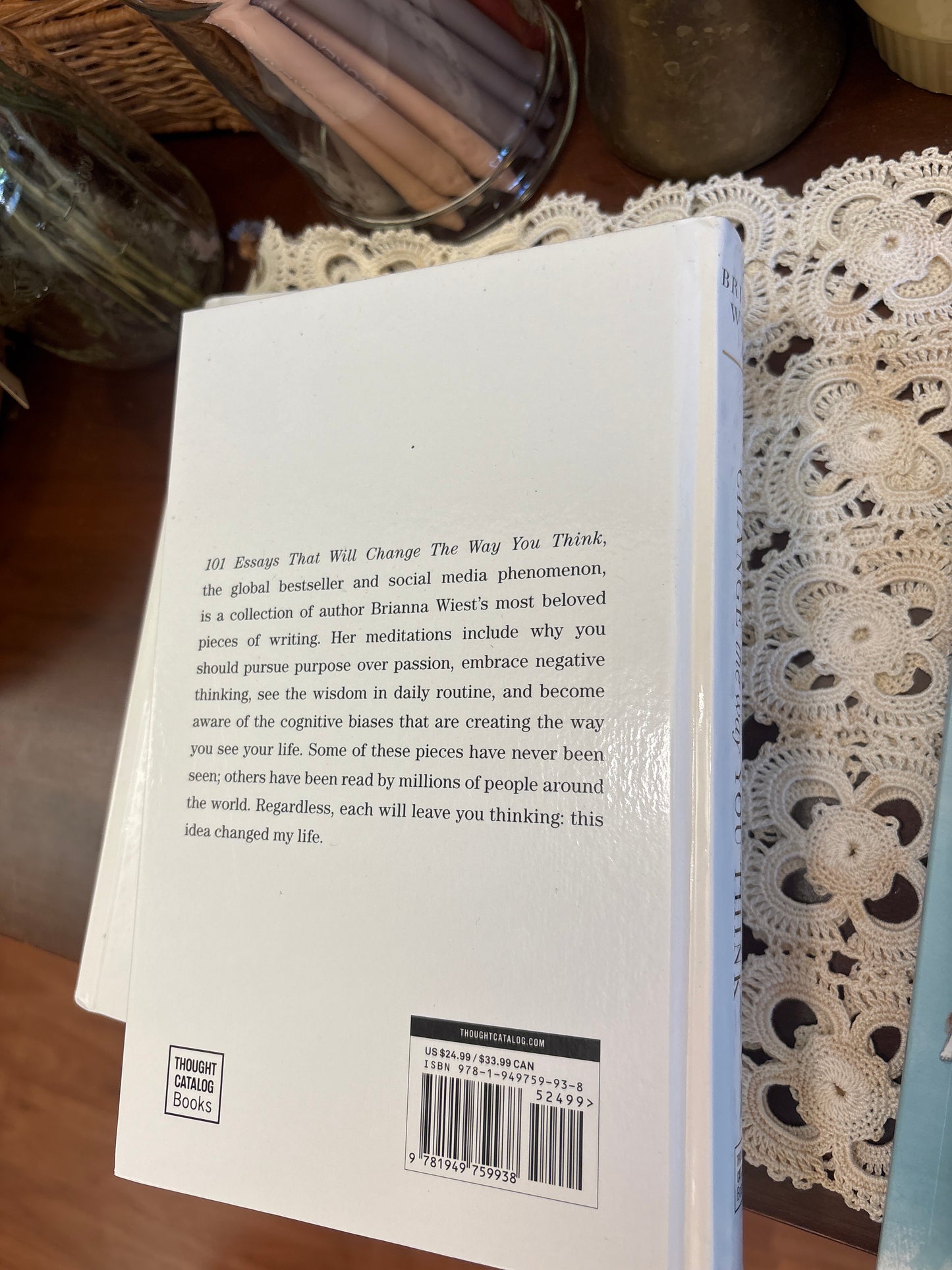 101 Essays That Will Change the Way You Think - Book