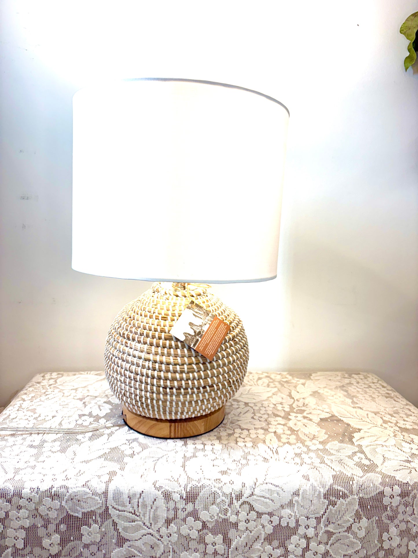 RATTAN TABLE LAMP