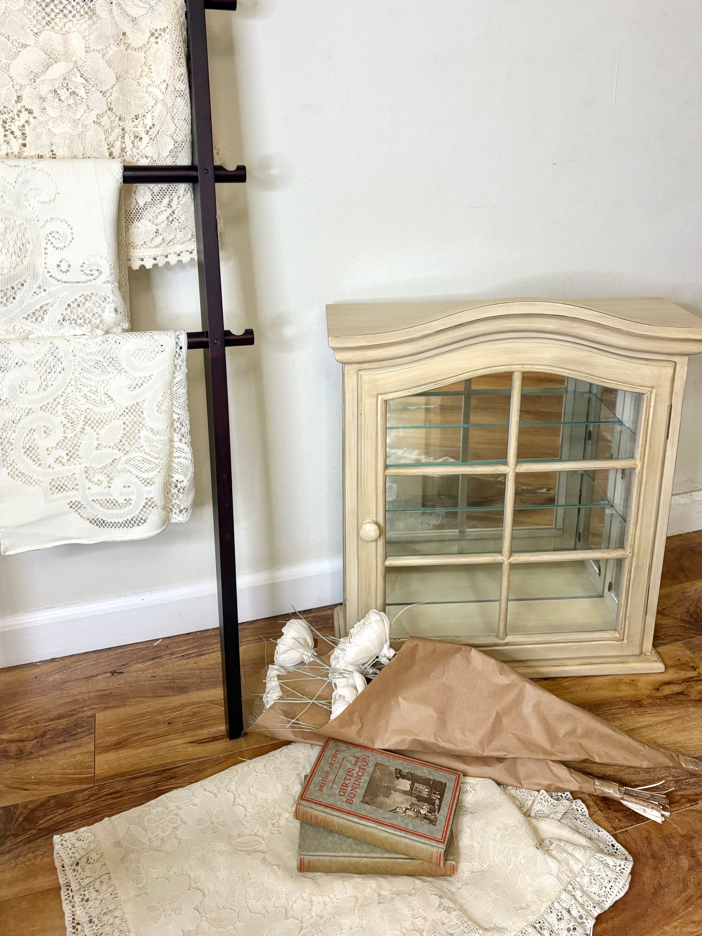 THE BOMBAY COMPANY Country Style Display Cabinet