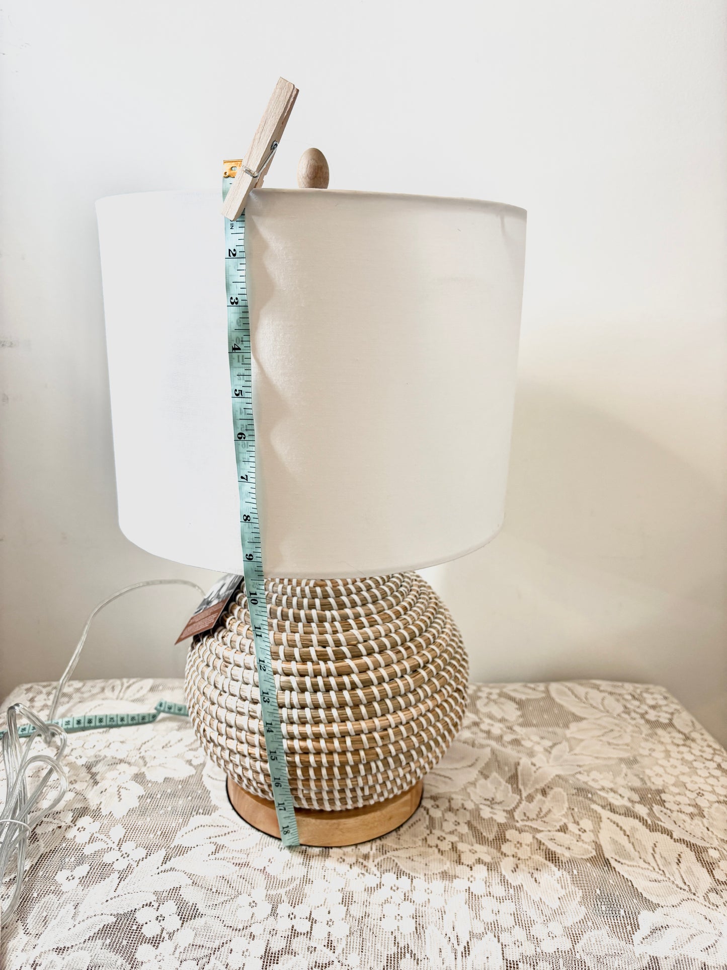 RATTAN TABLE LAMP