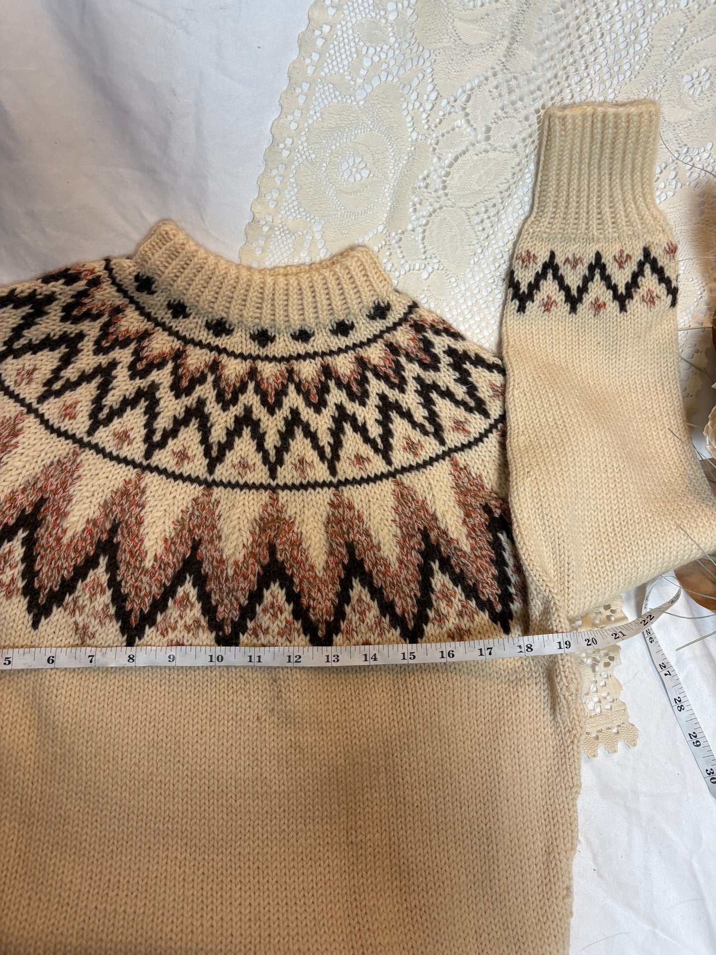 VTG Pure Iceland Hand Knit Wool Lopapeysa Icelandic Nordic Pink White Size S/M