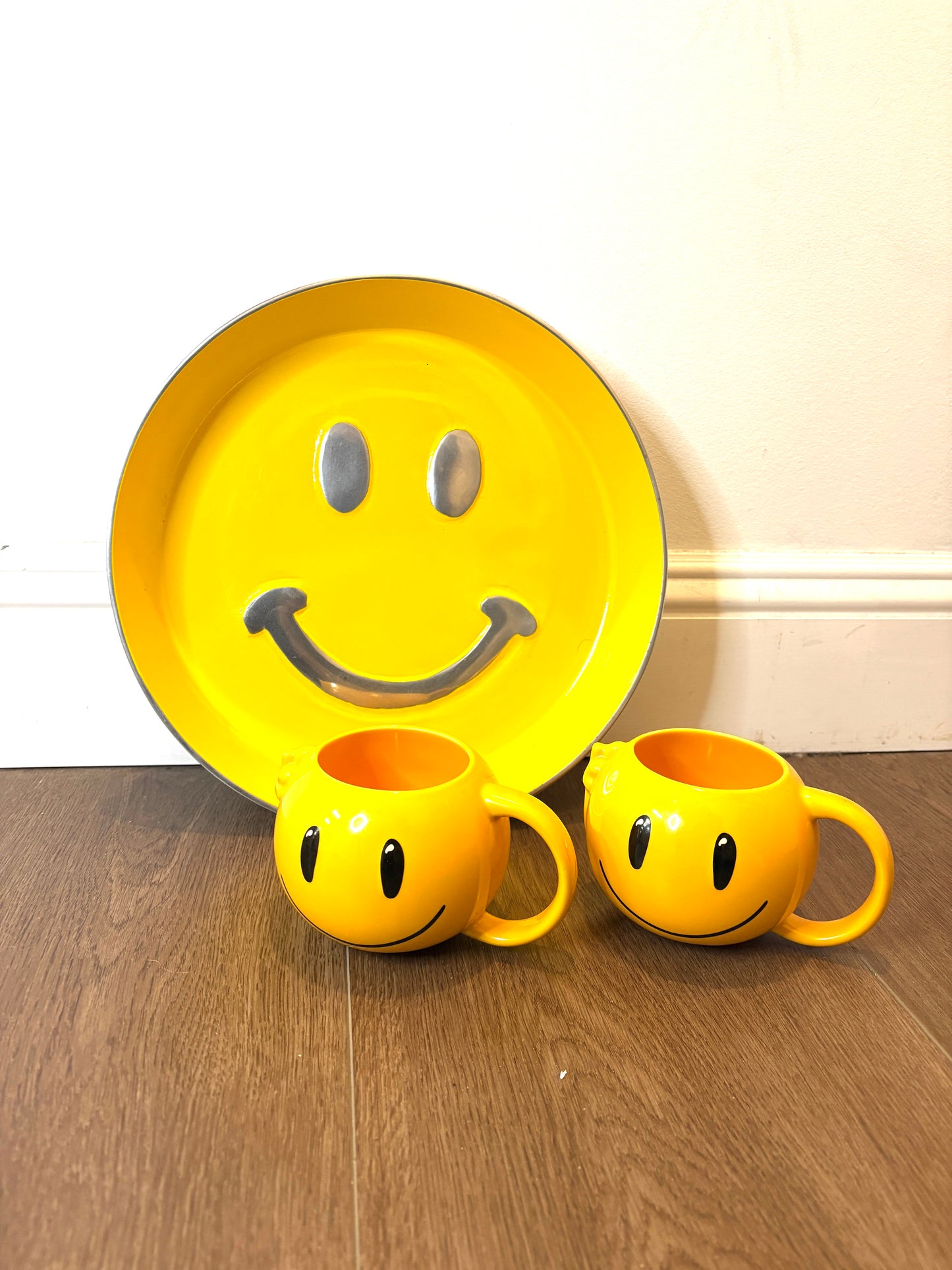 Smiley Happy Face Emoji Serving Bowl 14" Wide 2.5" Deep