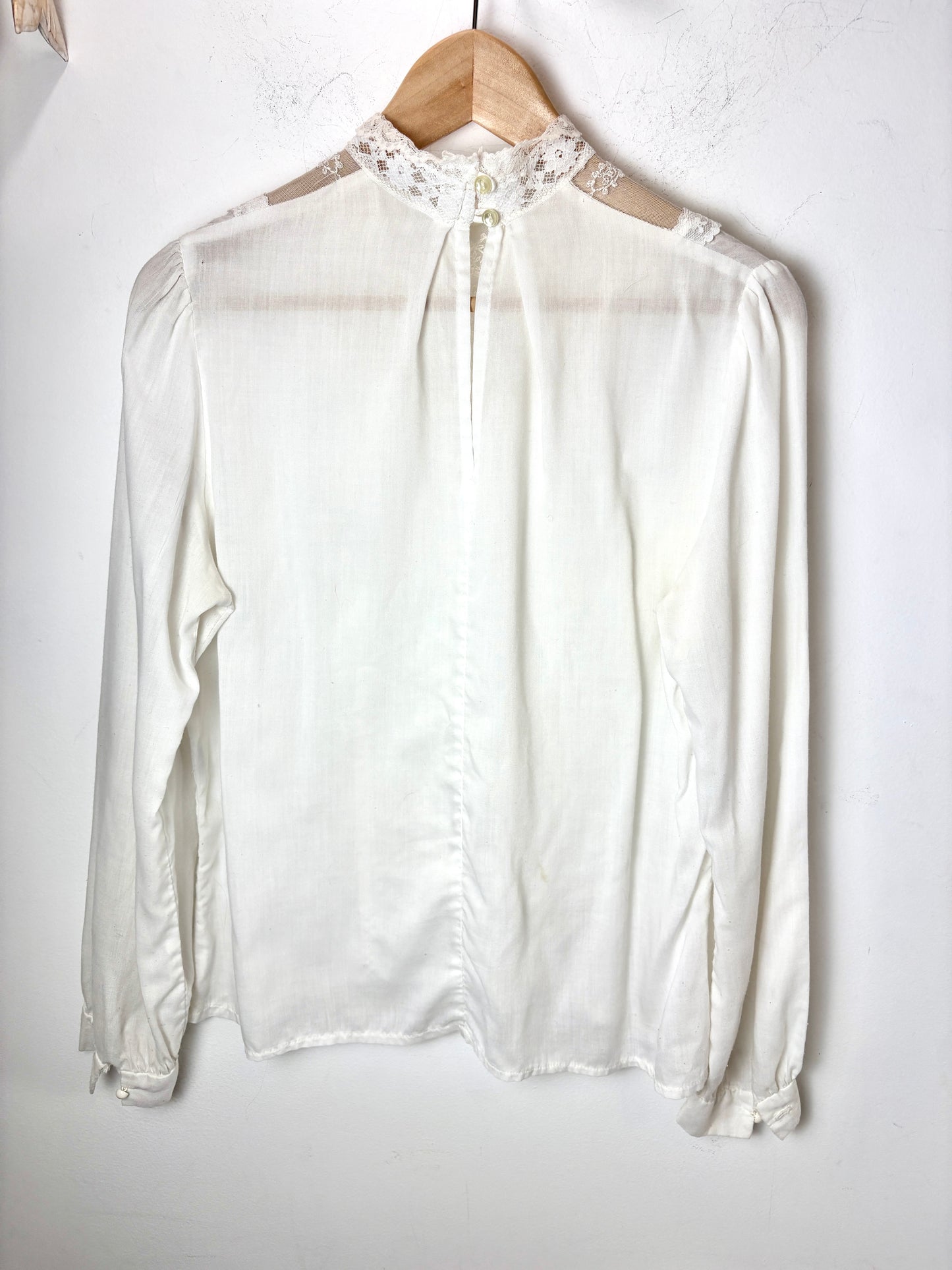 Lace Pleated Victorian Blouse M
Chiffon Lightweight White Pin-tucked Long Sleeve