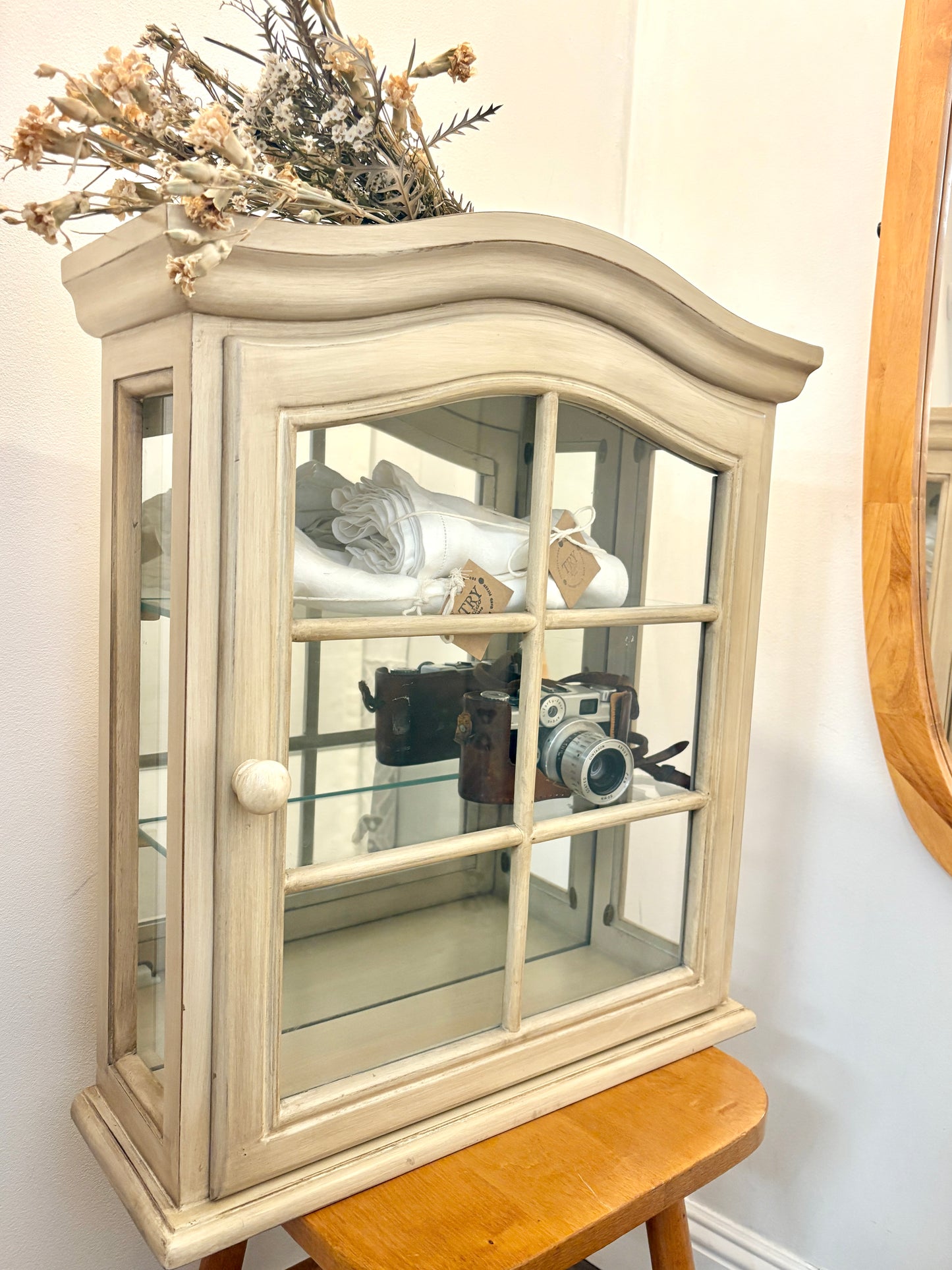 THE BOMBAY COMPANY Country Style Display Cabinet
