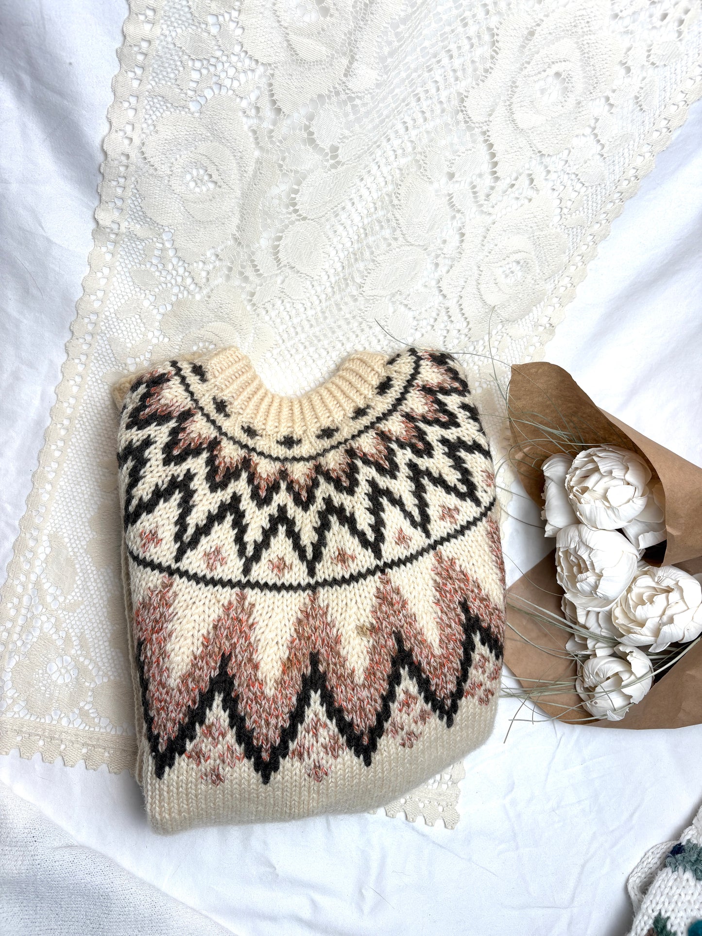 VTG Pure Iceland Hand Knit Wool Lopapeysa Icelandic Nordic Pink White Size S/M