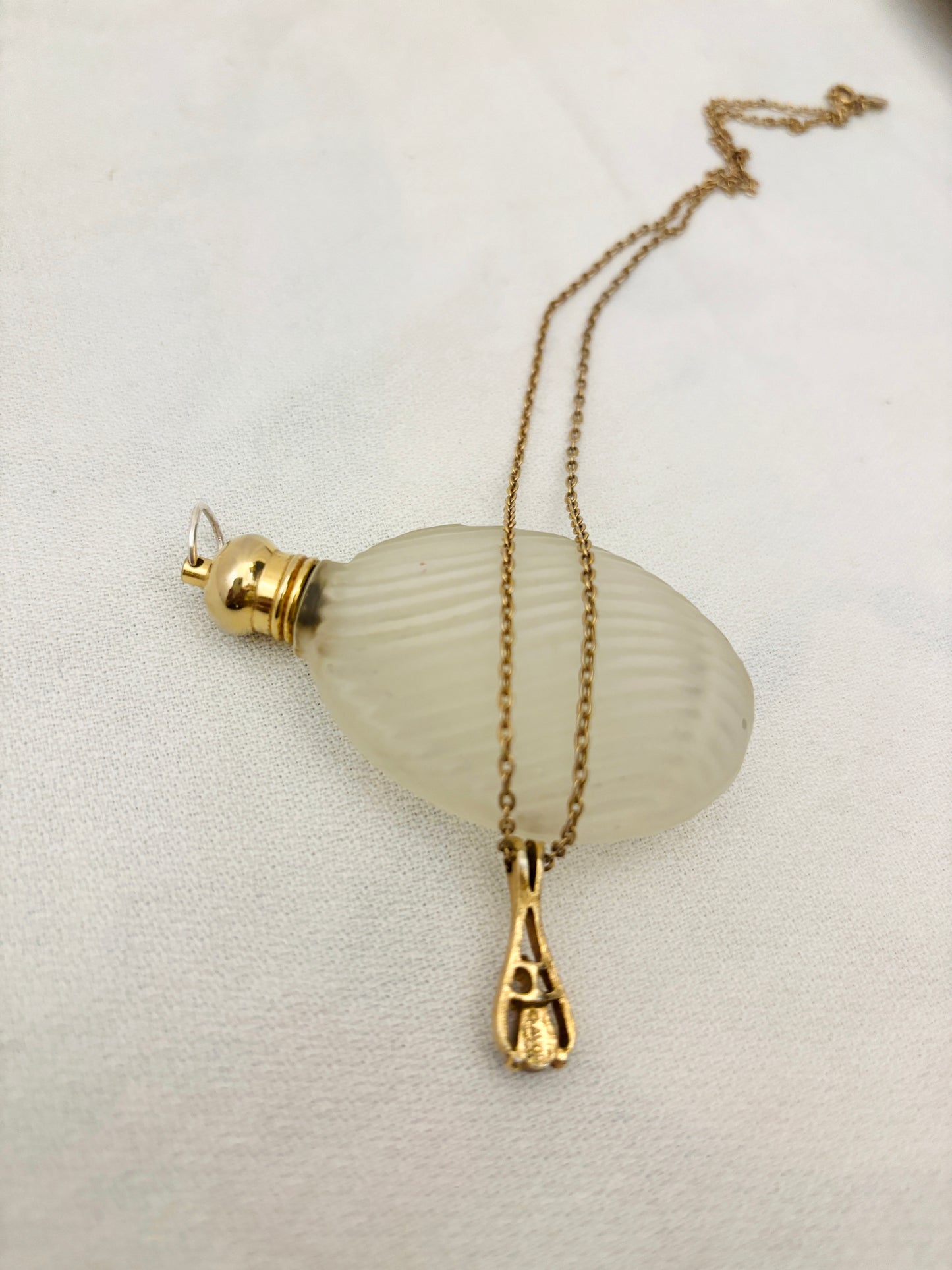 Vintage Avon Opal Inlay Necklace.
