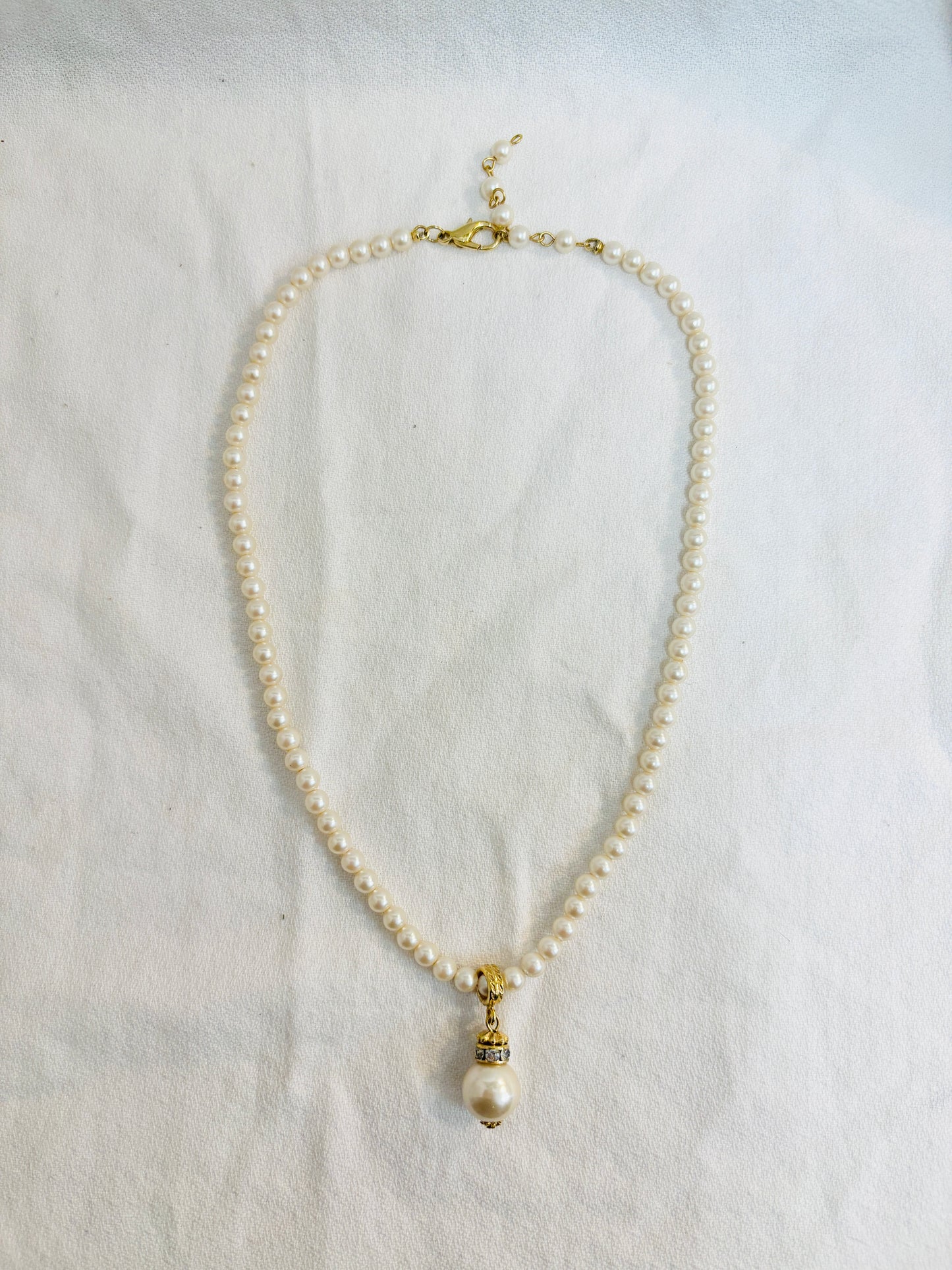 Gold Tone Faux Pearl & Rhinestone Pendant