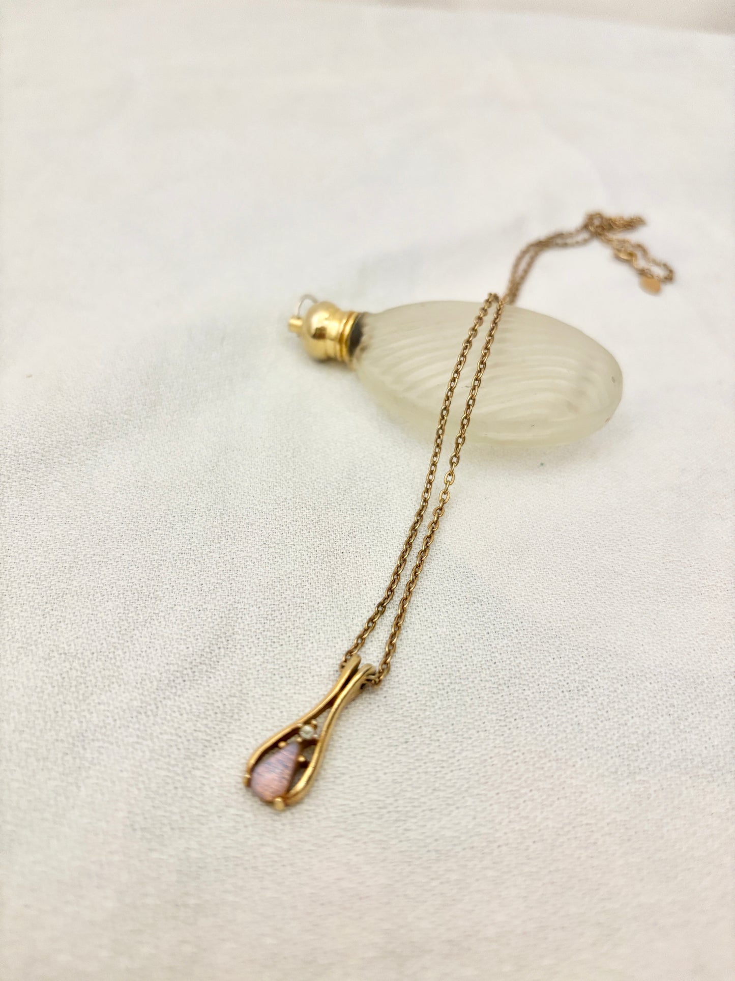 Vintage Avon Opal Inlay Necklace.