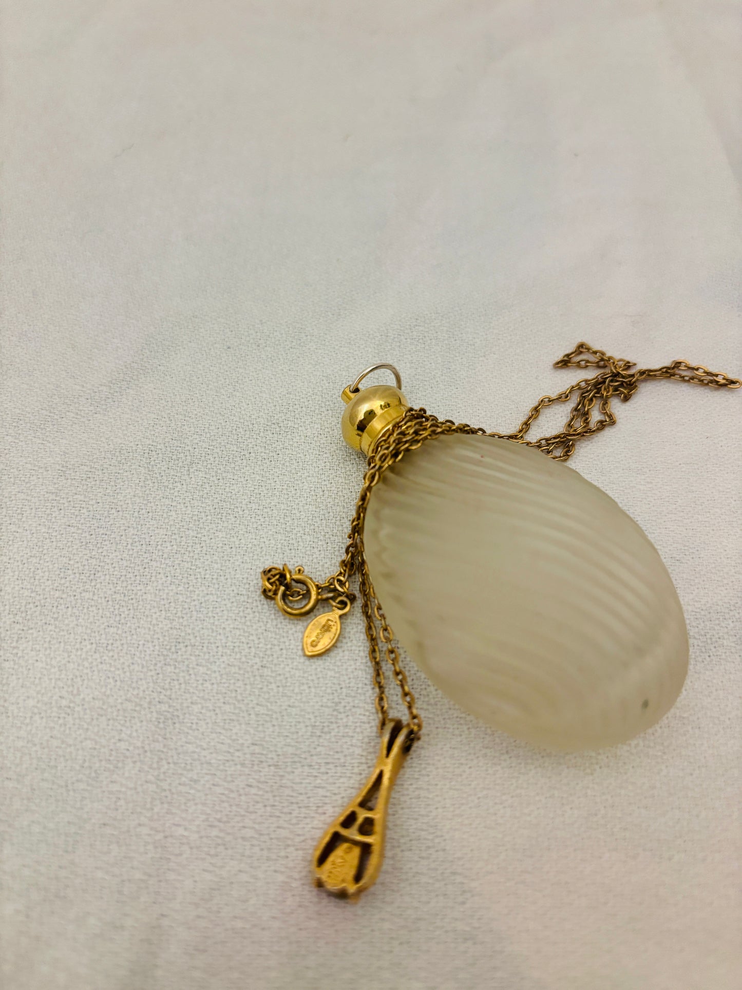 Vintage Avon Opal Inlay Necklace.