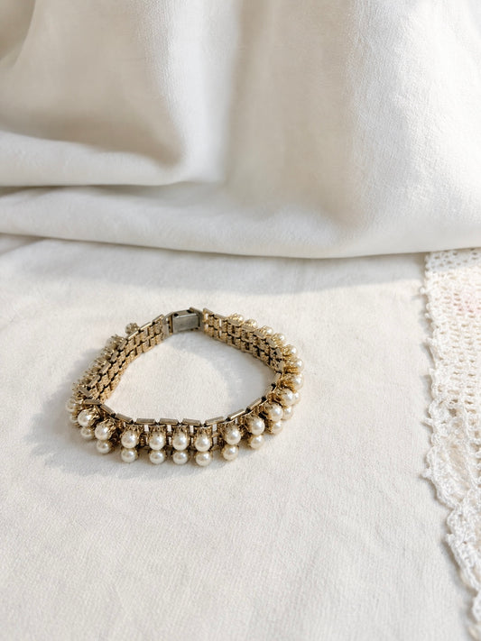 Vintage Gold Tone Faux Pearl Bracelet 8"