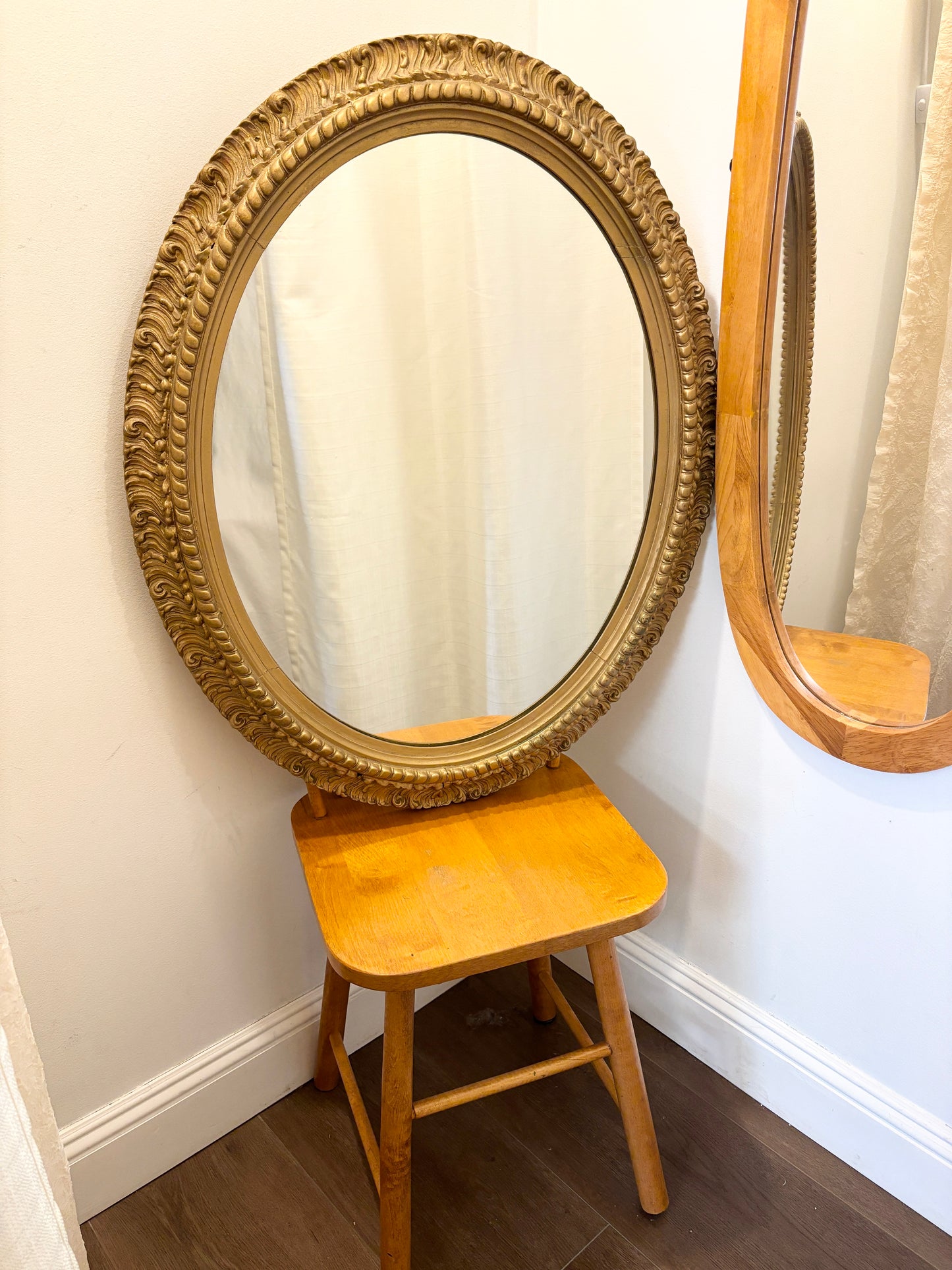 Vintage French Rococo-Style Oval Gilt Mirror