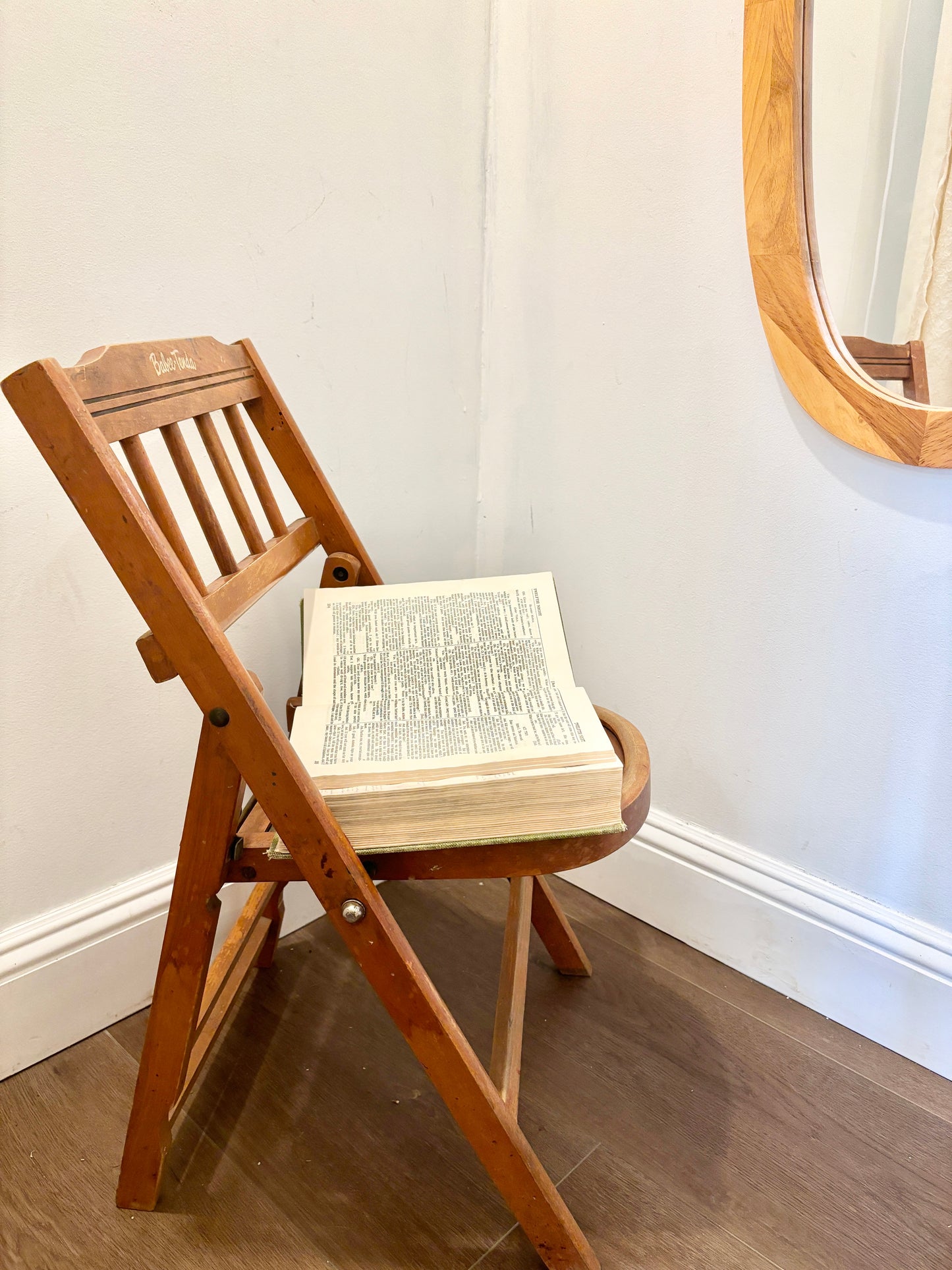 Babee-Tenda Vintage Wooden Folding Child’s Chair – Mid-Century