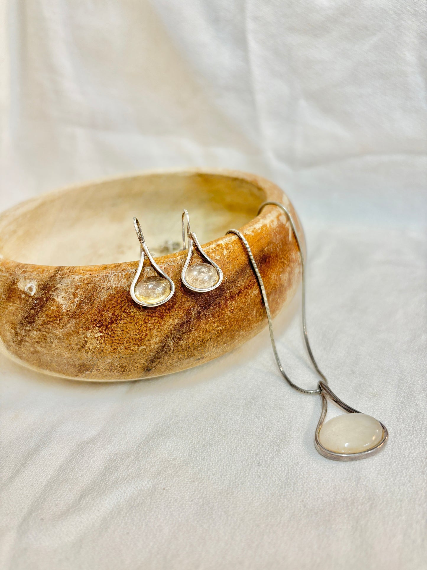 Quartz Teardrop Pendant Necklace