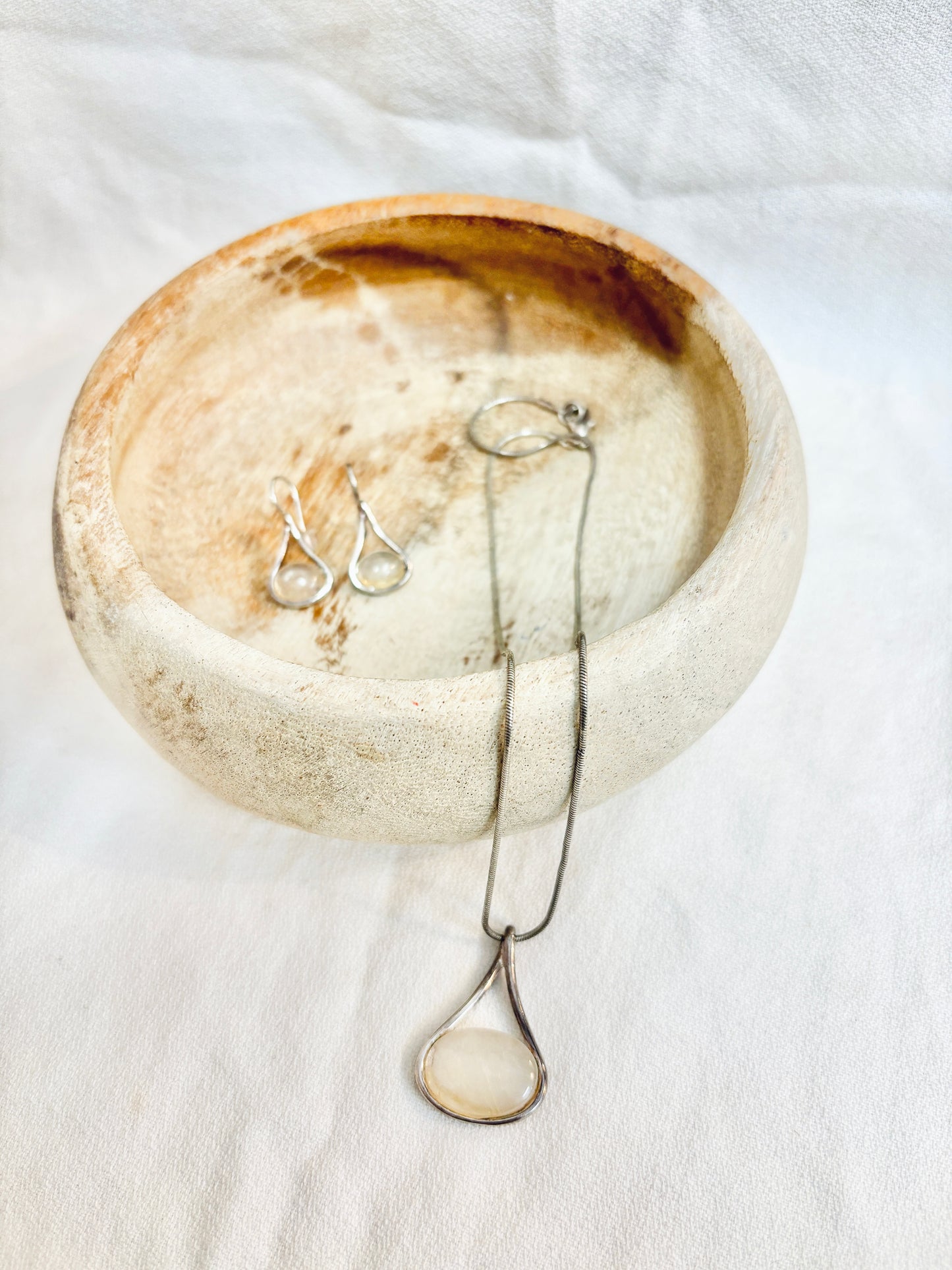 Quartz Teardrop Pendant Necklace