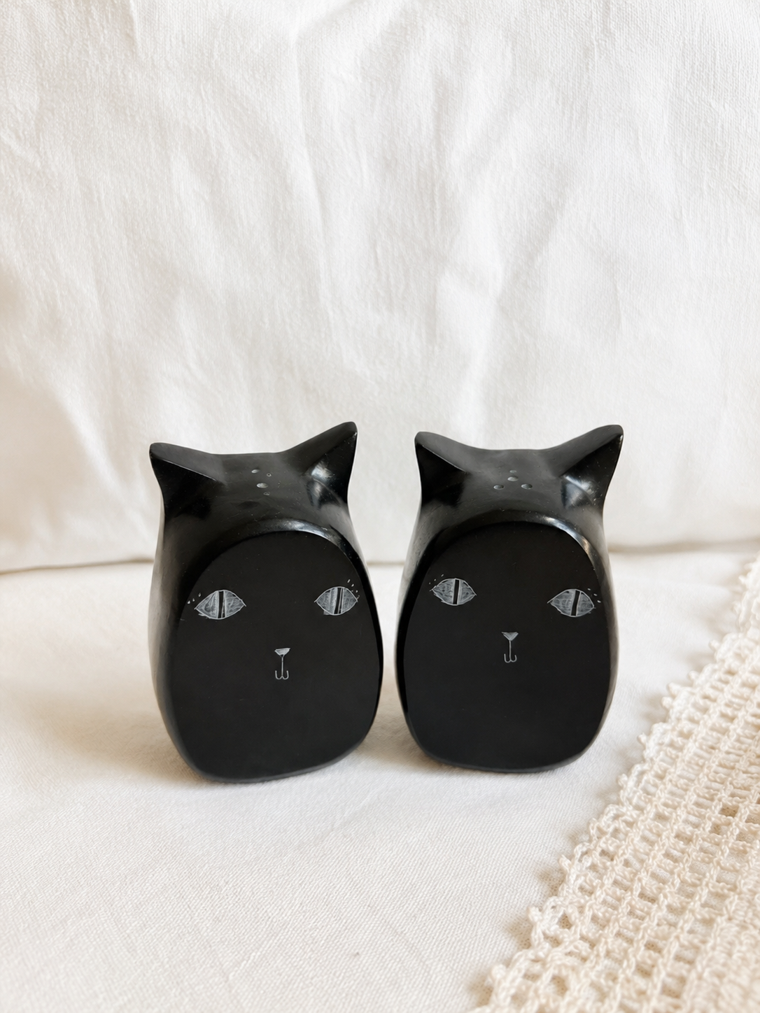 Palewa Stone Cat Shaker Set